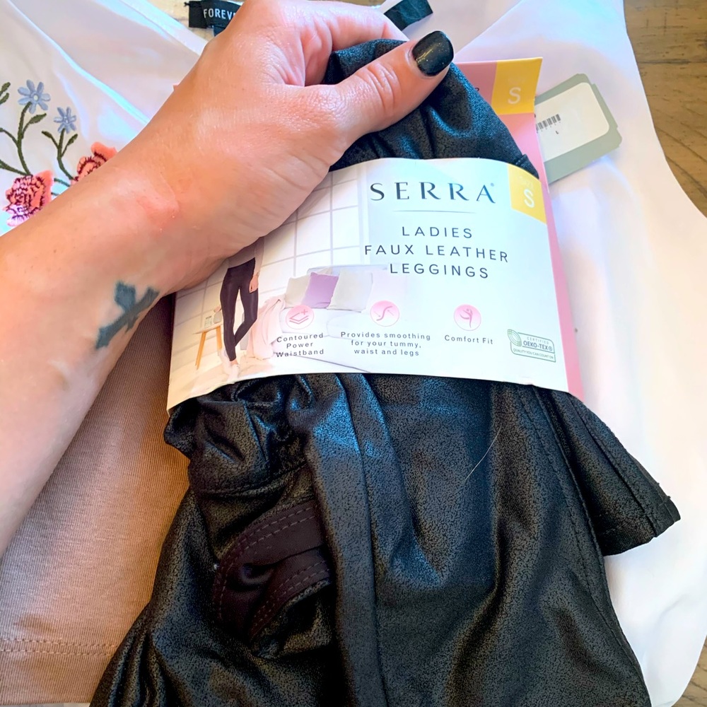 Metallic gray faux leather leggings